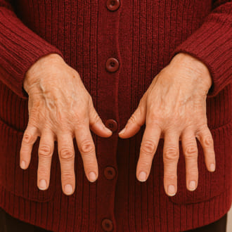 Нарушения подвижности сустава осложняют даже самые простые действия!